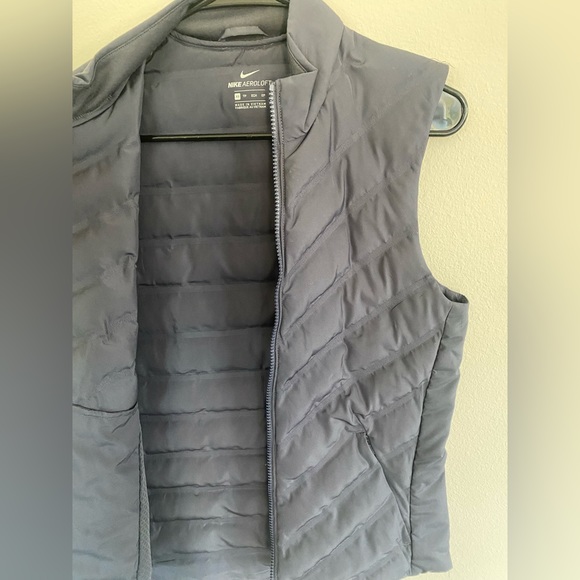 Nike Women's AeroLoft Repel Vest - Picture 6 of 9
